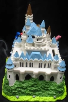 Disney Coin Bank - Cinderella's Magic Castle With Mickey Mouse And Pals 4 Disney Coin Bank - Cinderella's Magic Castle With Mickey Mouse And Pals - Image 2